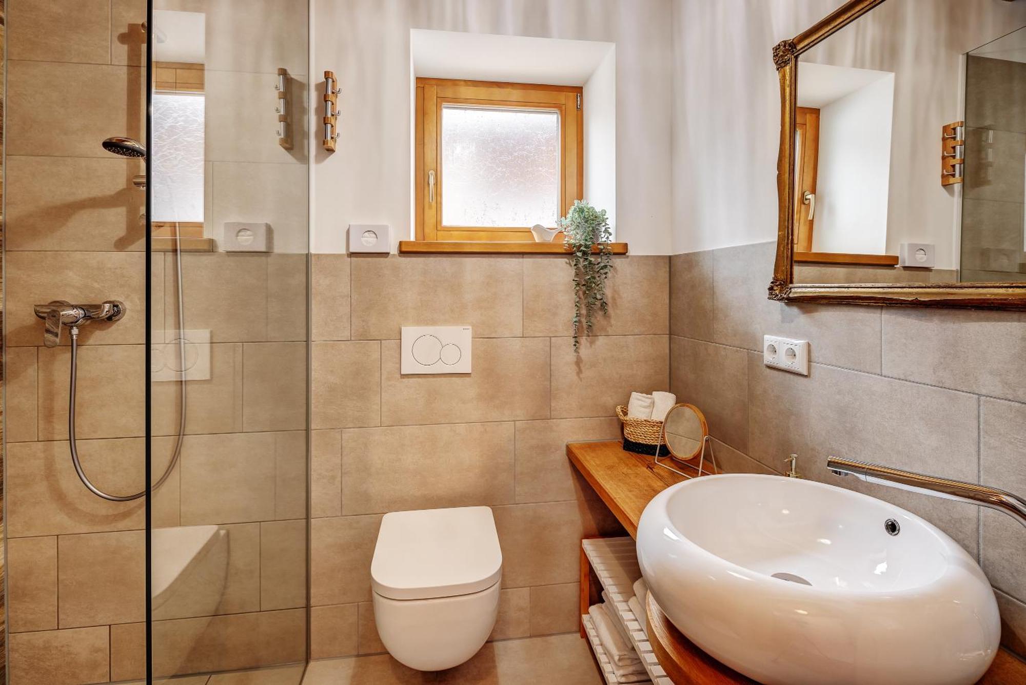Holiday home Trinis - Gaestezimmer - Bad - Bett - Kleine Kaffee - Tee-theke Mit Kuehlschrank - Parkplatz *