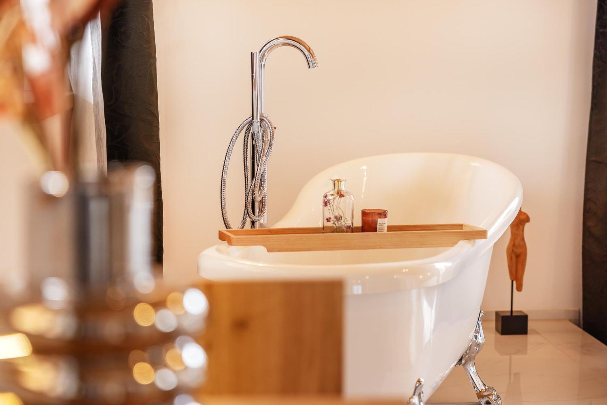Holiday home Trinis - Gaestezimmer - Bad - Bett - Kleine Kaffee - Tee-theke Mit Kuehlschrank - Parkplatz *