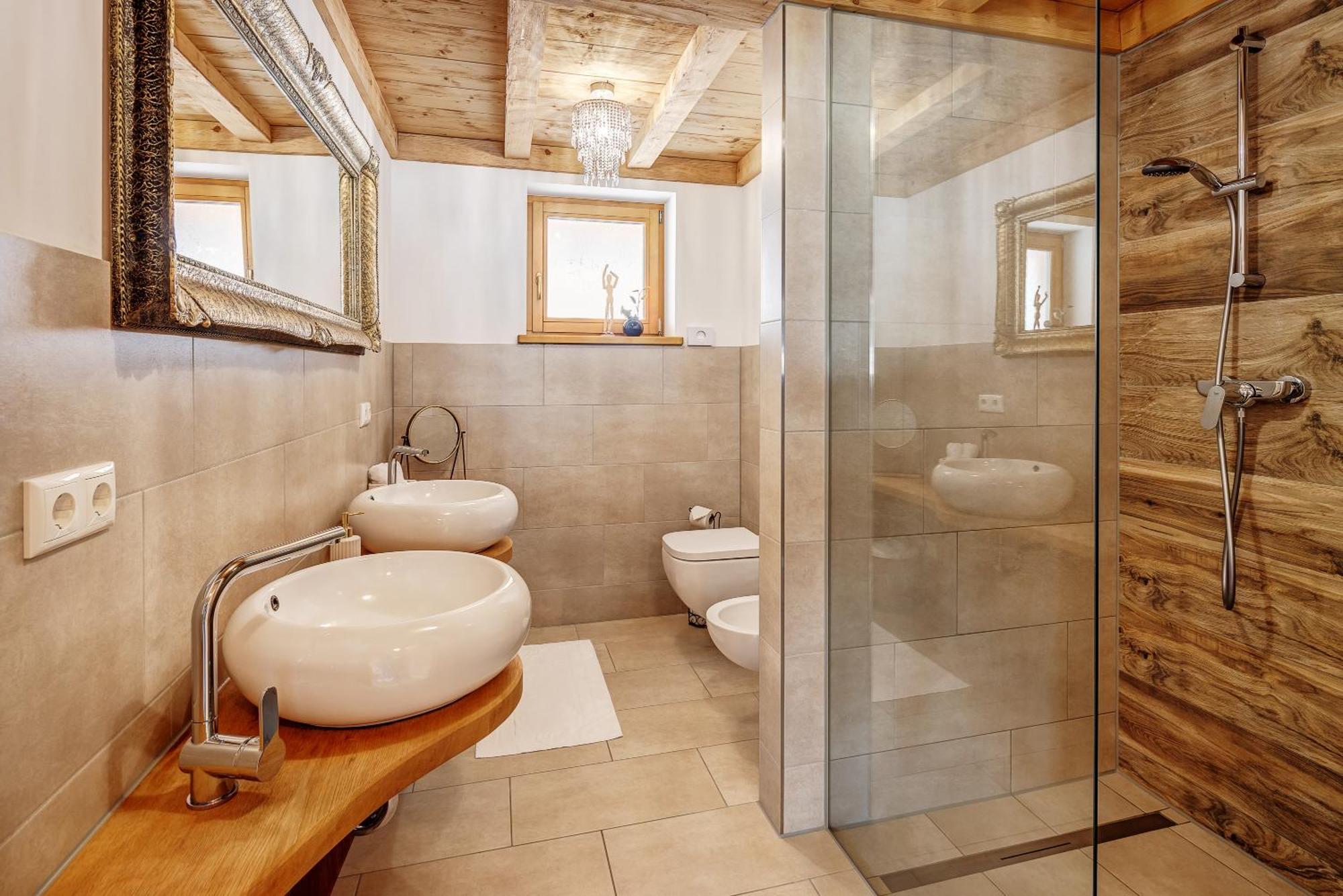 Trinis - Gaestezimmer - Bad - Bett - Kleine Kaffee - Tee-theke Mit Kuehlschrank - Parkplatz Holiday home Rottach-Egern