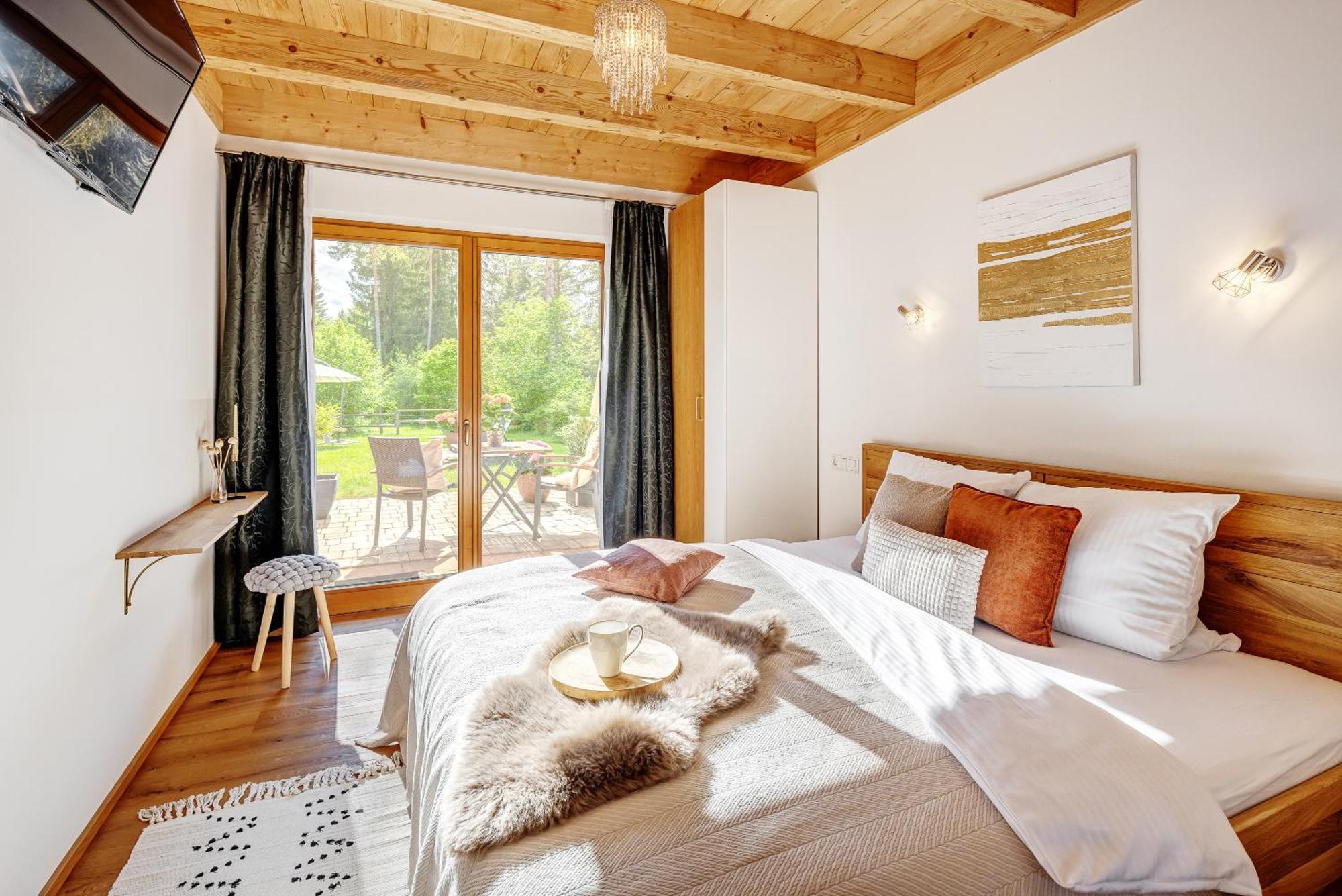 Trinis - Gaestezimmer - Bad - Bett - Kleine Kaffee - Tee-theke Mit Kuehlschrank - Parkplatz Vakantiehuis *