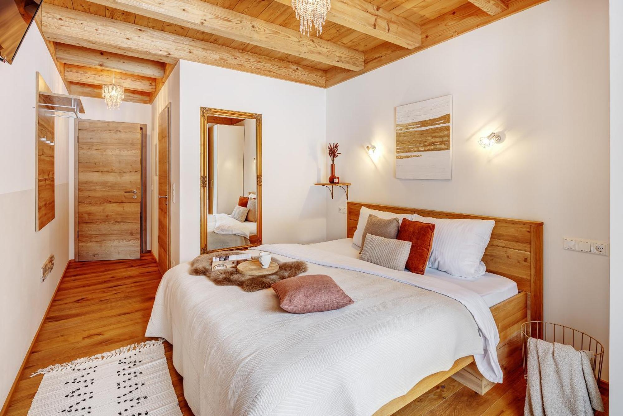Trinis - Gaestezimmer - Bad - Bett - Kleine Kaffee - Tee-theke Mit Kuehlschrank - Parkplatz